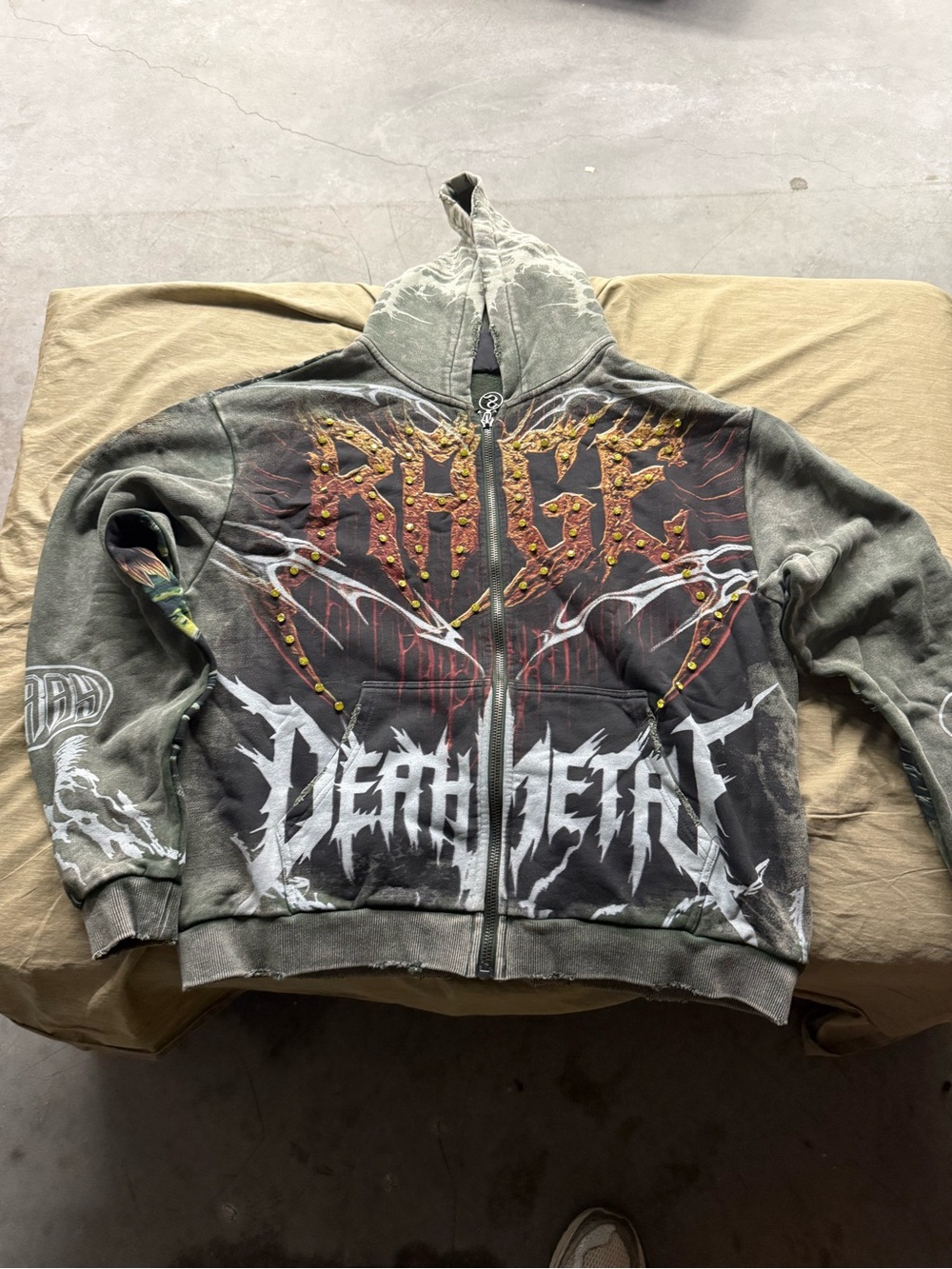 Stray Men’s Death Metal Graphic Zip-Up Shirt Jacket - Olive Green